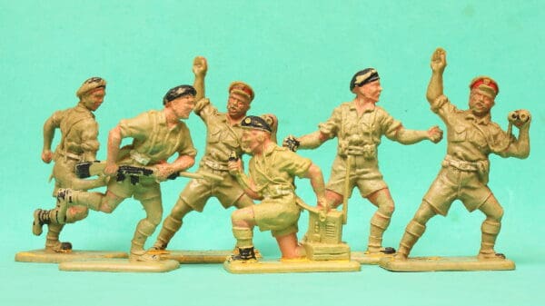 Crescent 8th Army Toy Soldiers x 6