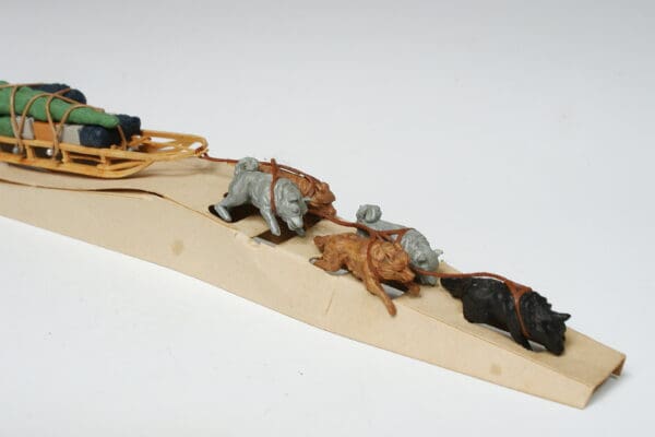 Herald Models Polar Sledge Team - Boxed! - Image 6