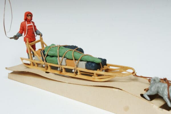 Herald Models Polar Sledge Team - Boxed! - Image 5