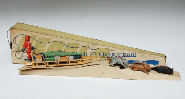 Herald Models Polar Sledge Team - Boxed! - Image 2