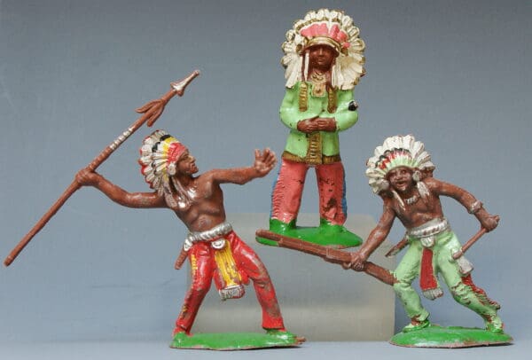 Cherilea 50mm Indians including Chief with Peace Pipe