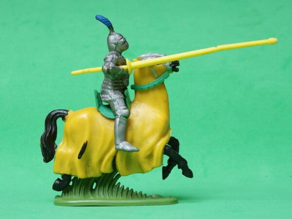 Britains Medieval Mounted Knight 'Made in Hong Kong' - Image 3