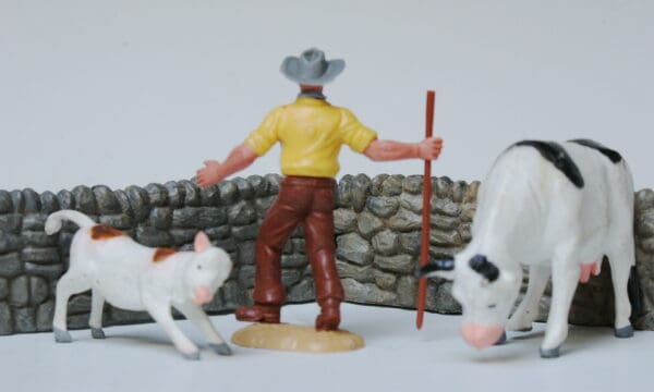 Timpo Swoppet Farm Series Farmer, Cow & Calf (Late Issue) - Image 2