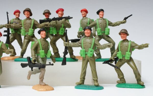 Timpo Swoppet British Khaki Airborne, Armoured & Infantry - Image 4