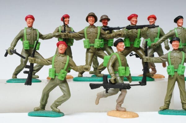 Timpo Swoppet British Khaki Airborne, Armoured & Infantry - Image 2