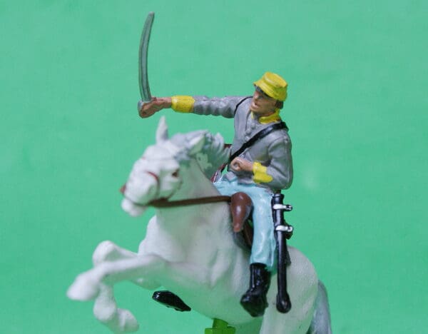 Deetail ACW Confederate Trooper with Sword - 1971 1st Issue - Image 2