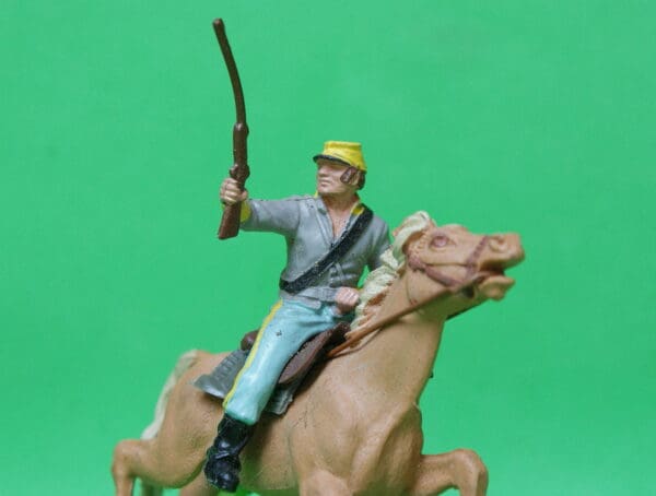 Deetail ACW Confederate Trooper with Rifle - 1971 1st Issue - Image 3