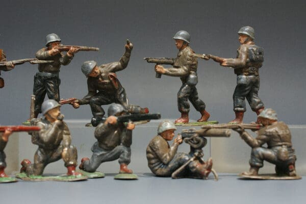 Timpo US Army Infantry - 11 Figures - Image 3