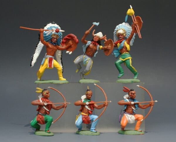 Britains 'Swoppet' Indians - Group of 6 (Manhattan)