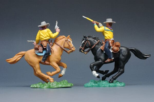 Swoppet Mounted Cowboys - Two-gun & Firing Rifle (Manhattan) - Image 2