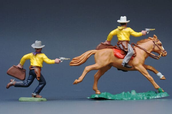 Britains Swoppet Bank Robbers - Mounted & On Foot (Manhattan) - Image 2
