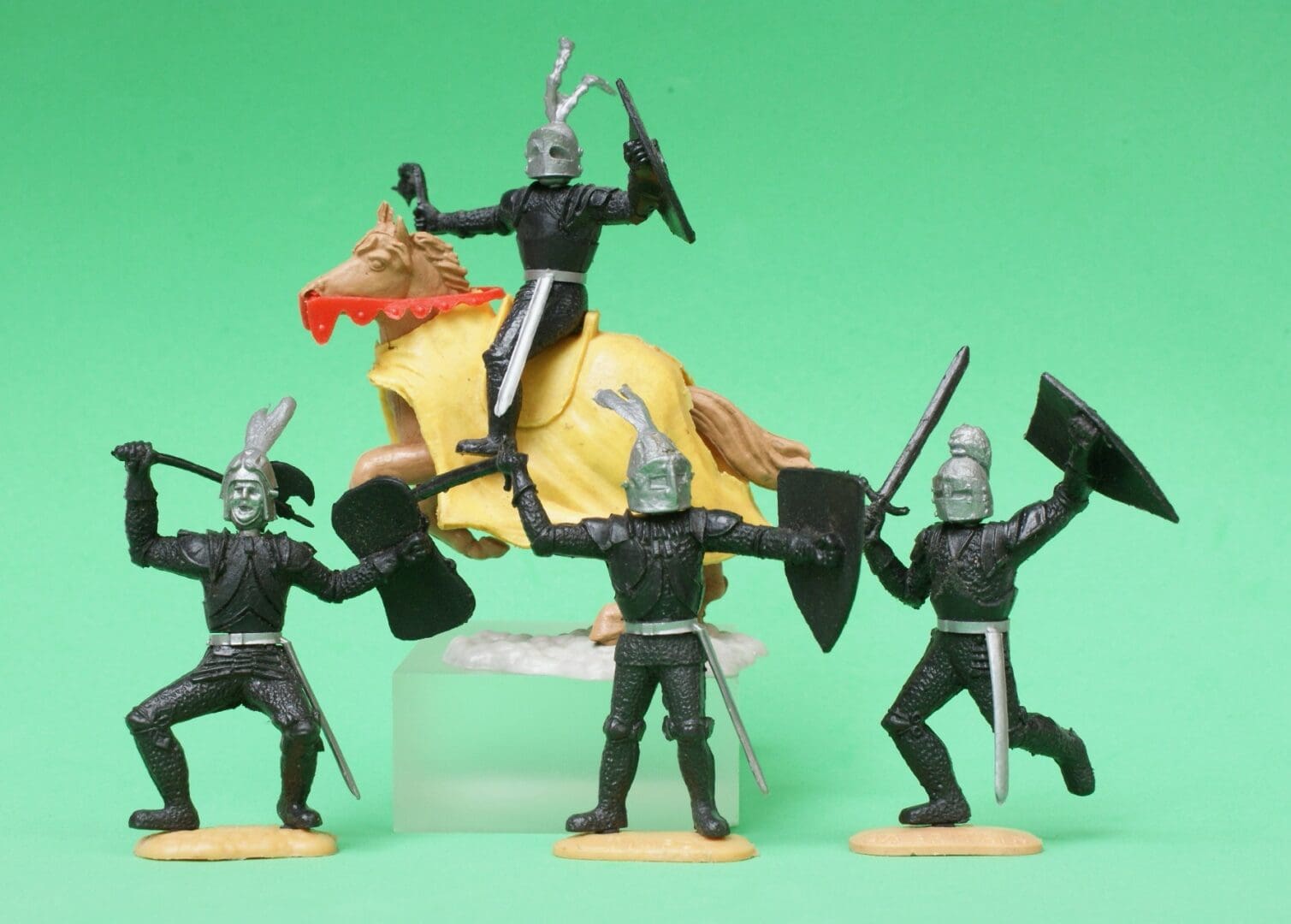 Timpo Swoppet Black Knights - Mounted and On Foot