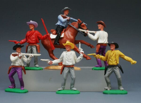 Timpo 1st Series Swoppet Cowboys with Separate Gun-belts