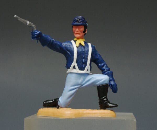 Timpo US 7th Cavalry 3rd Series Trooper Kneeling Firing