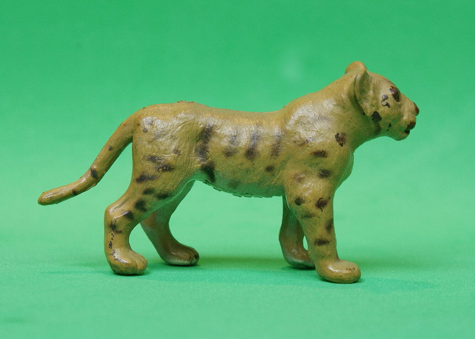Jeol Saftvale African Wildlife 54mm Scale Lion Cub - Image 2