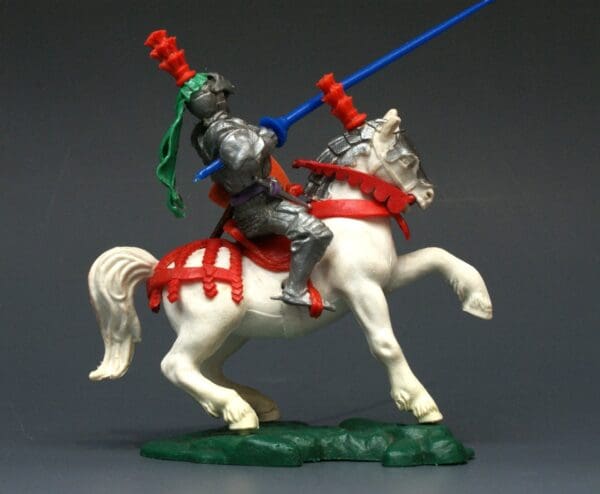Swoppet C15th Century Knight Defending - Superb! - Image 2