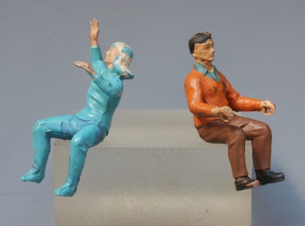 Britains Male & Girl Riders for Lambretta Scooter - Image 2