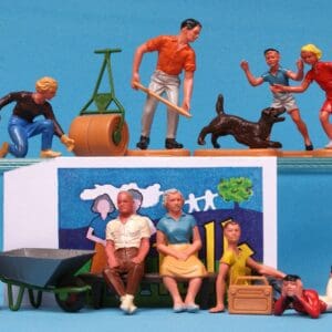 Britains Floral Garden Family Folk Group Complete Loose Set