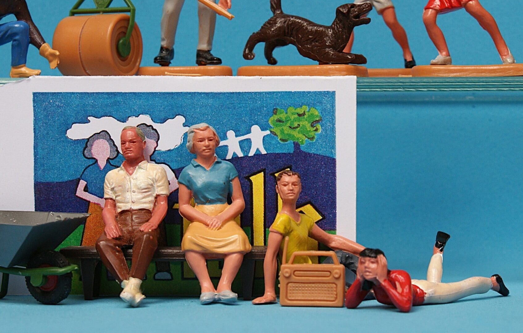 Britains Floral Garden Family Folk Group Complete Loose Set - Image 6