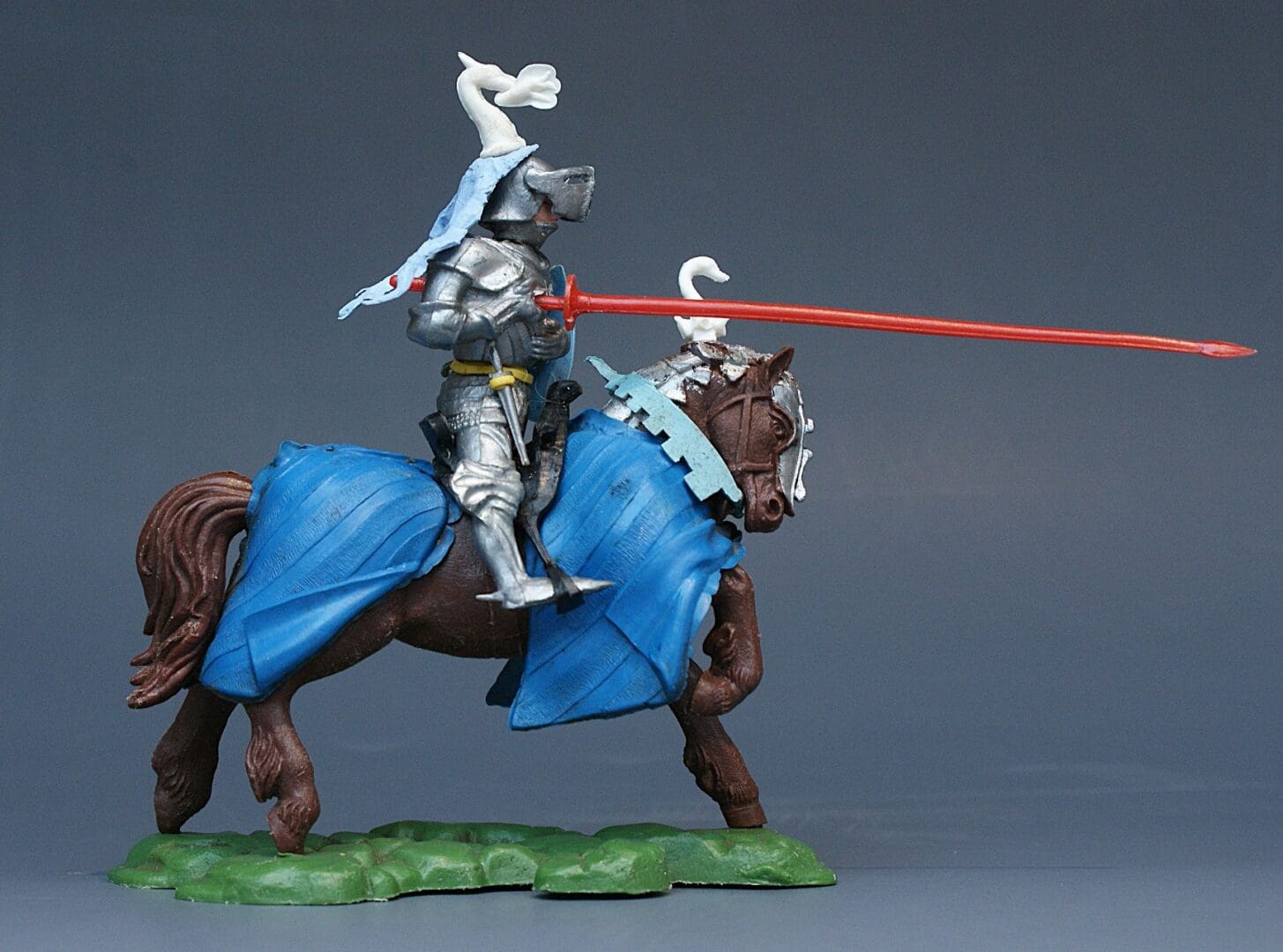 Swoppet C15th Mounted Knight Charging - ROYAL BLUE Blanket - Image 3
