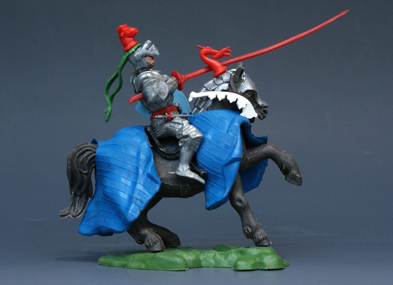 Swoppet C15th Mounted Knight Defending - ROYAL BLUE Blanket #2 - Image 4