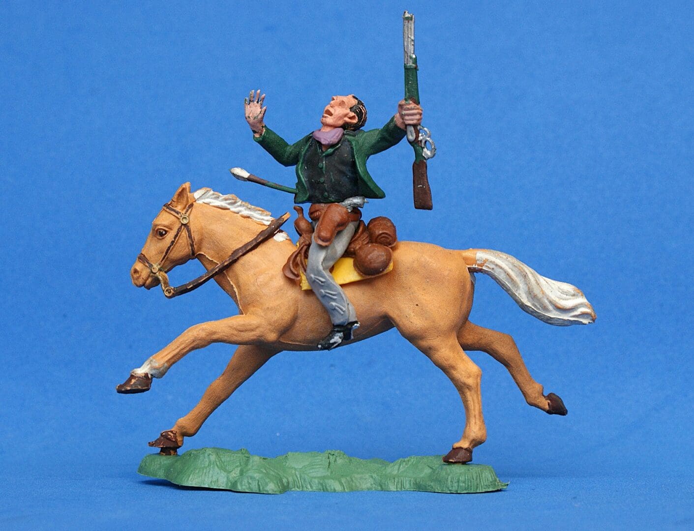 Swoppet Mounted Cowboy Wounded by Arrow - DARK GREEN Torso - Image 2