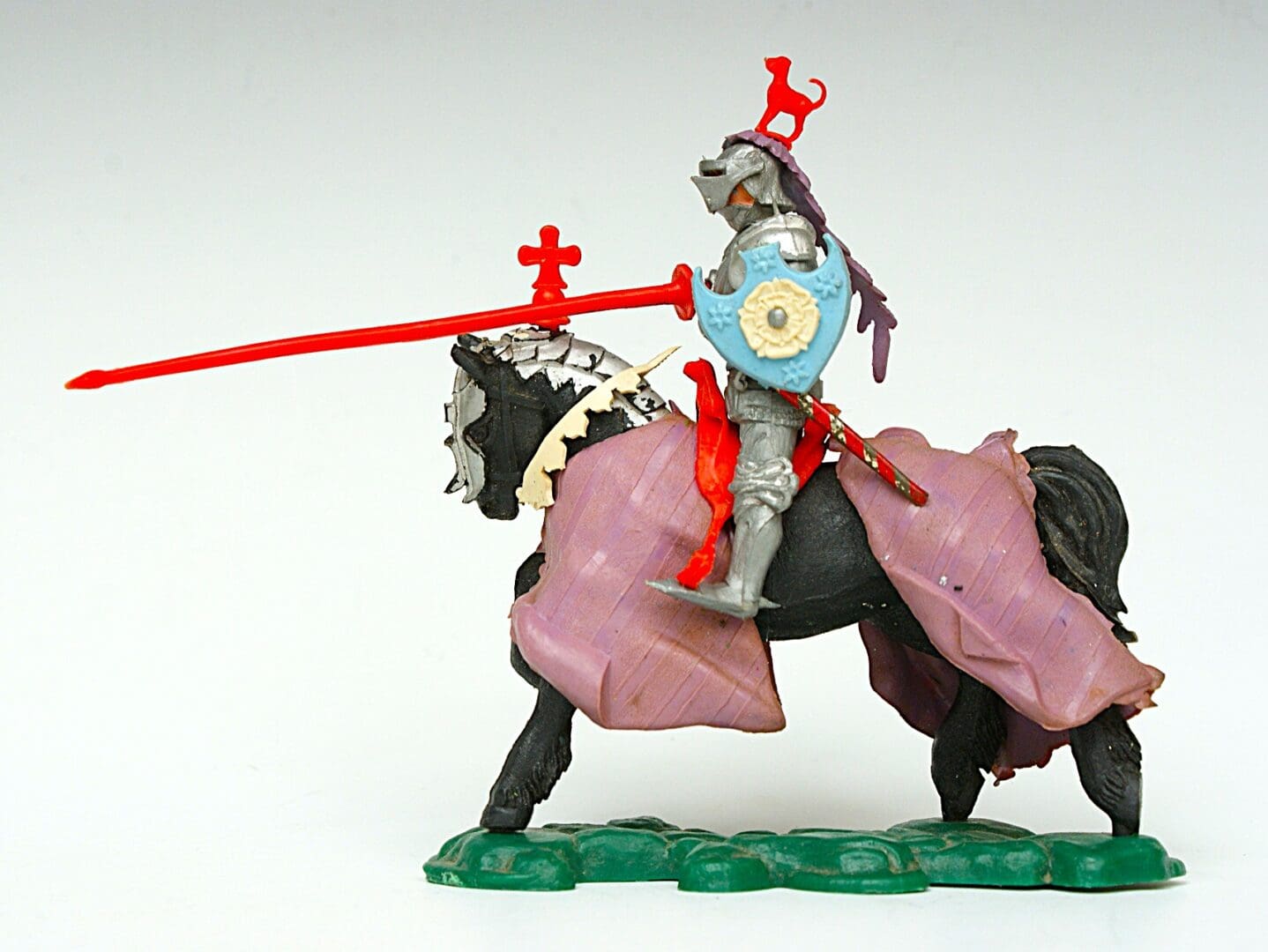Swoppet Mounted Knight Charging - MAUVE Blanket