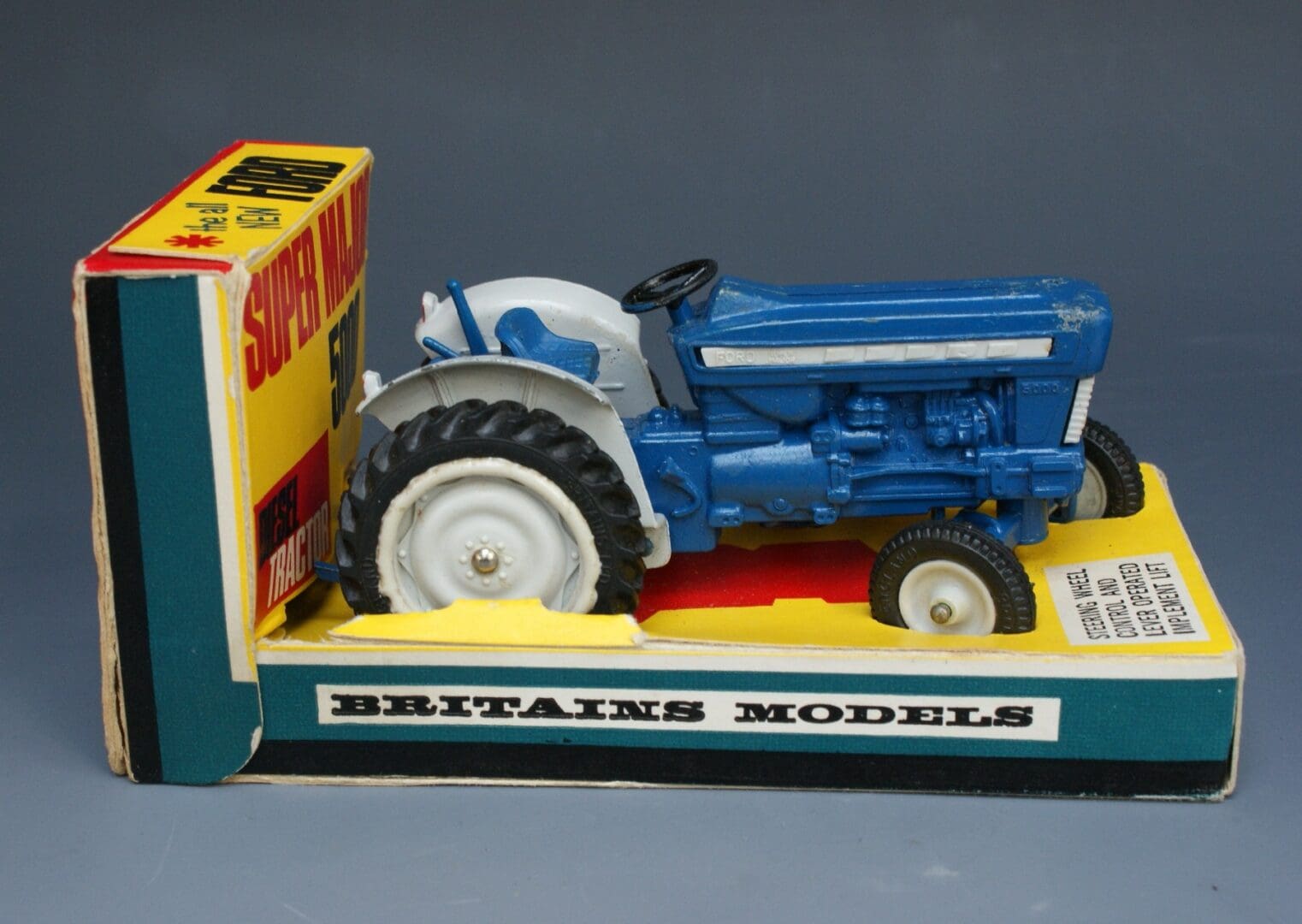 Britains Ford Super Major 5000 Tractor - Early Sleeve Box - Image 2