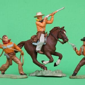 Herald Swoppet Cowboys - Mounted Firing Rifle & 2 Dismounted