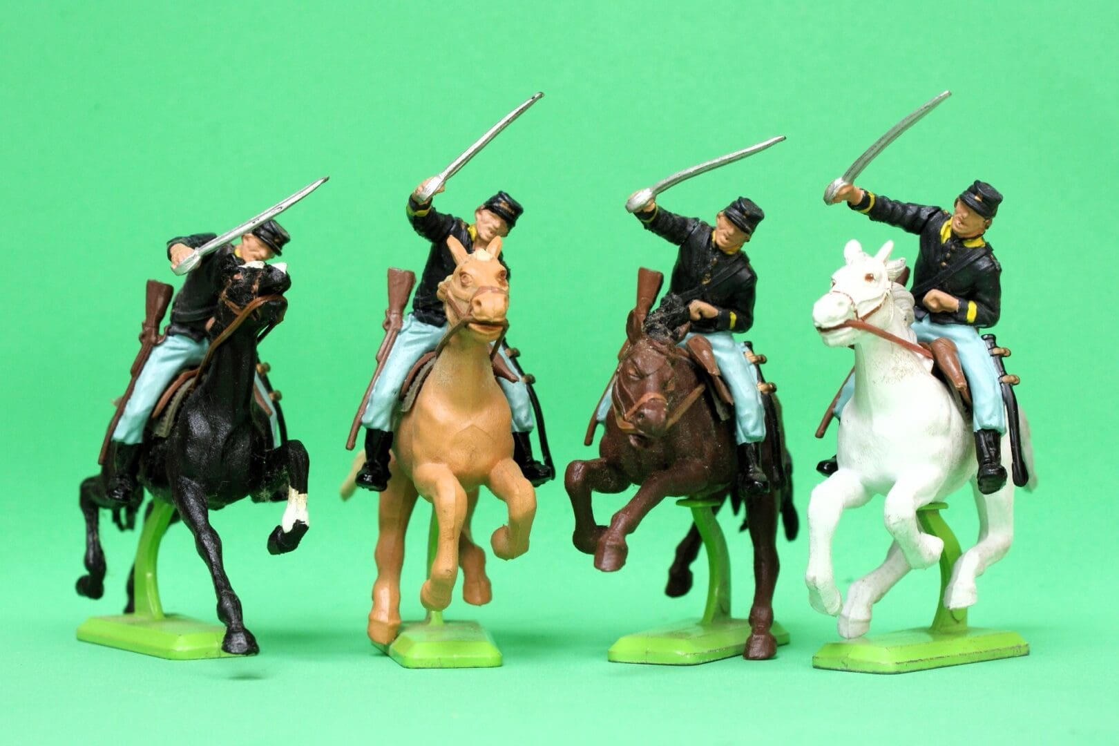 Deetail ACW Federal Cavalry Trooper with Sword - 1971 1st Issue