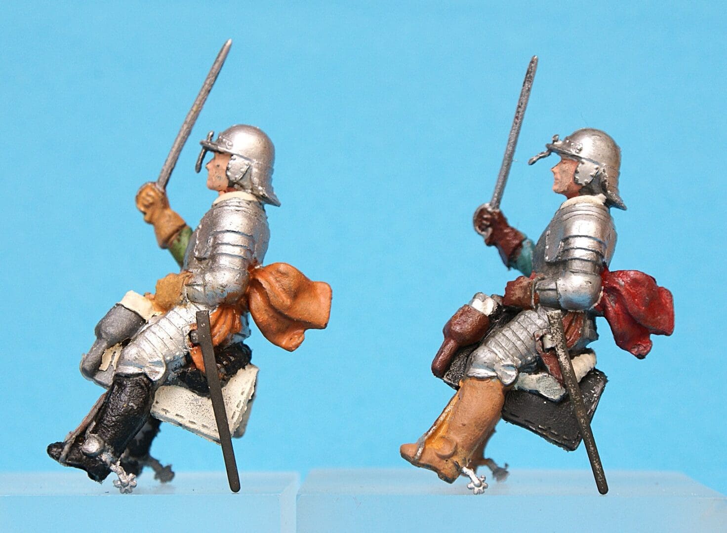 Pair of ECW Mounted Roundhead Officers (Riders Only)