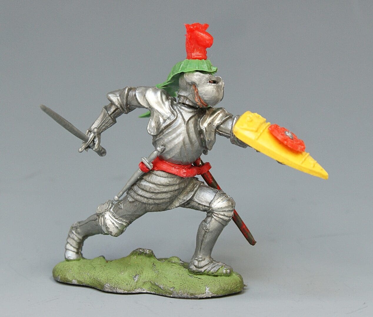 Swoppet C15th Knight Attacking with Sword (Sage Green Favour)