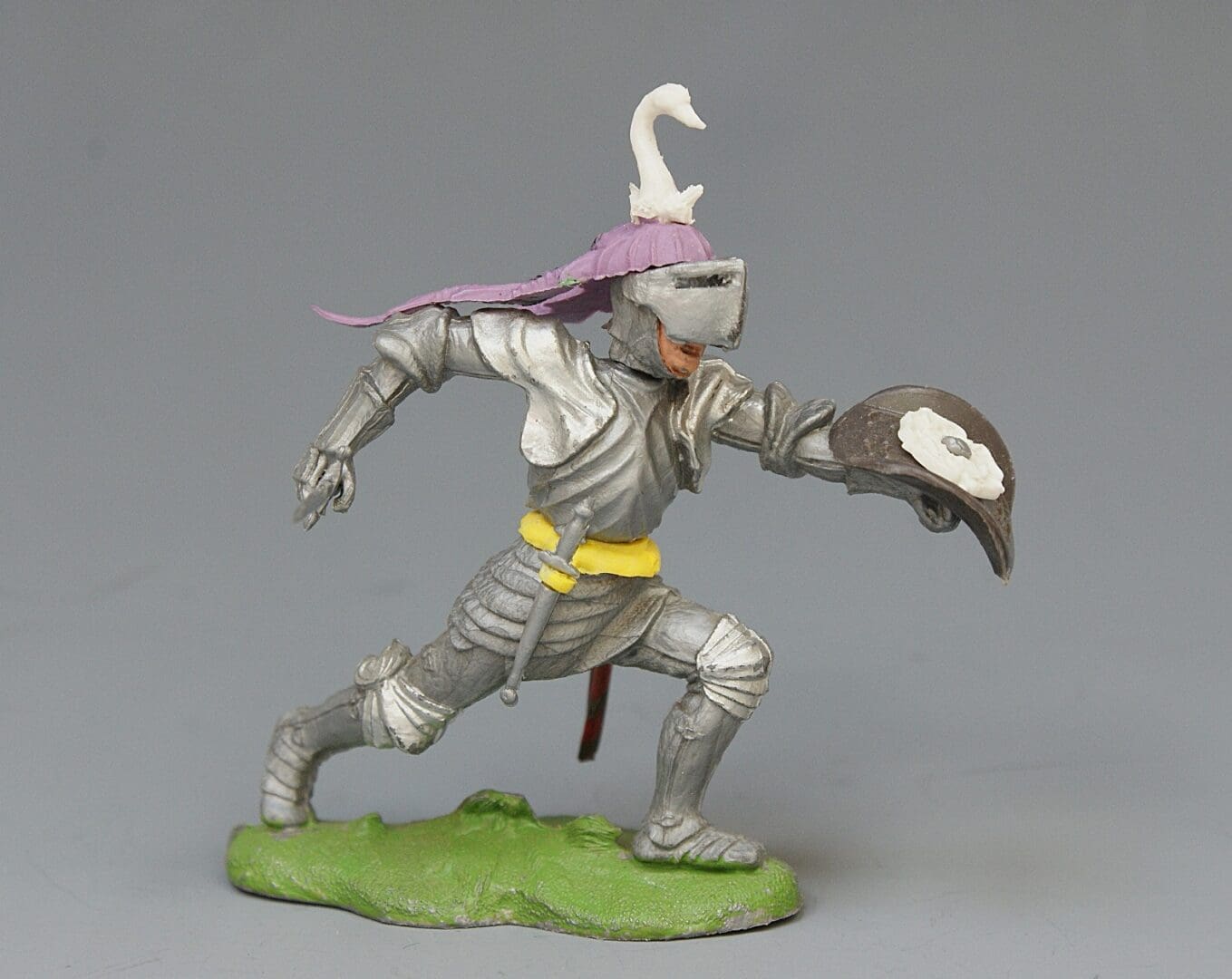 Swoppet C15th Knight Attacking with Sword (Purple Favour)