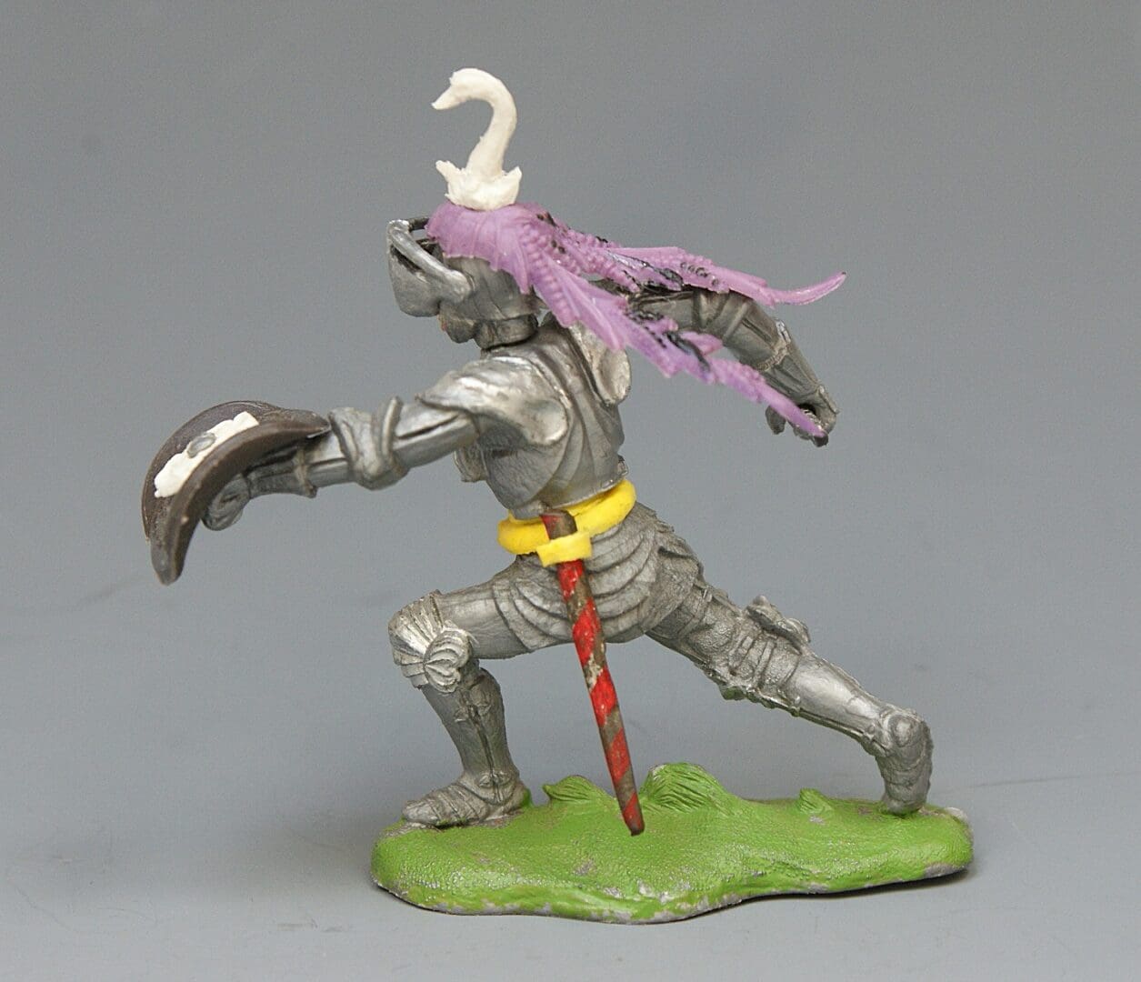 Swoppet C15th Knight Attacking with Sword (Purple Favour) - Image 2