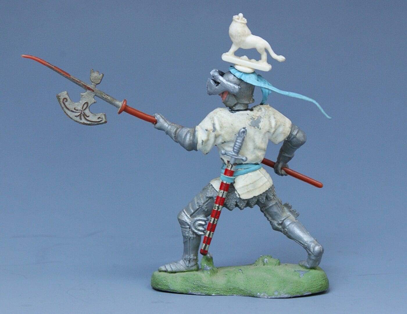 Swoppet Knight with Pole-axe (White Tunic) - Image 2