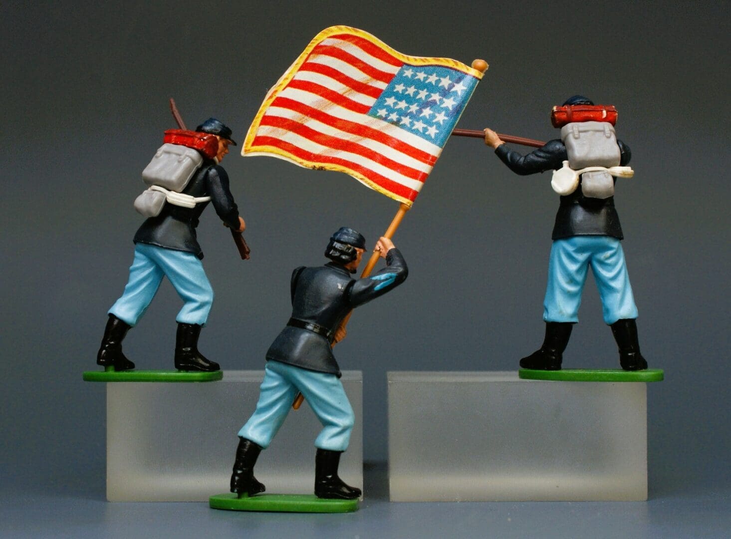 Britains "Eyes Right" ACW Union Infantry: 3-Figure Group - Image 2