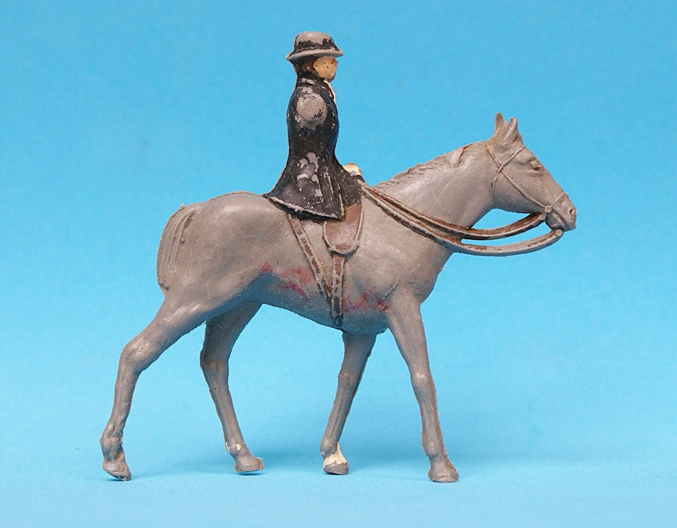 Hilco Farmyard Mounted Huntswoman Riding Sidesaddle - VERY RARE! - Image 3