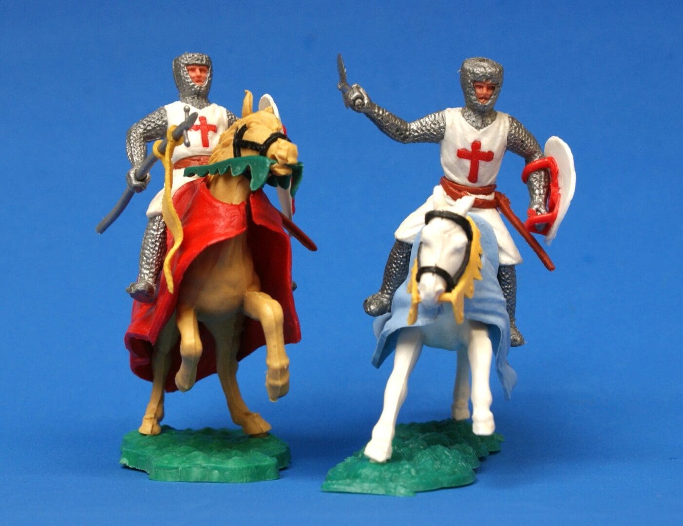 Timpo Swoppet 1st Series Crusaders - Pair of Mounted Figures