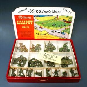 Britains Lilliput "OO/HO" Series Khaki Infantry Shop Counter Pack