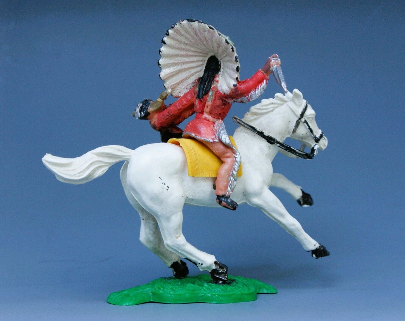 Timpo Solid Plastic 'Warbonnet' Mounted Indian with Trophy - Image 3