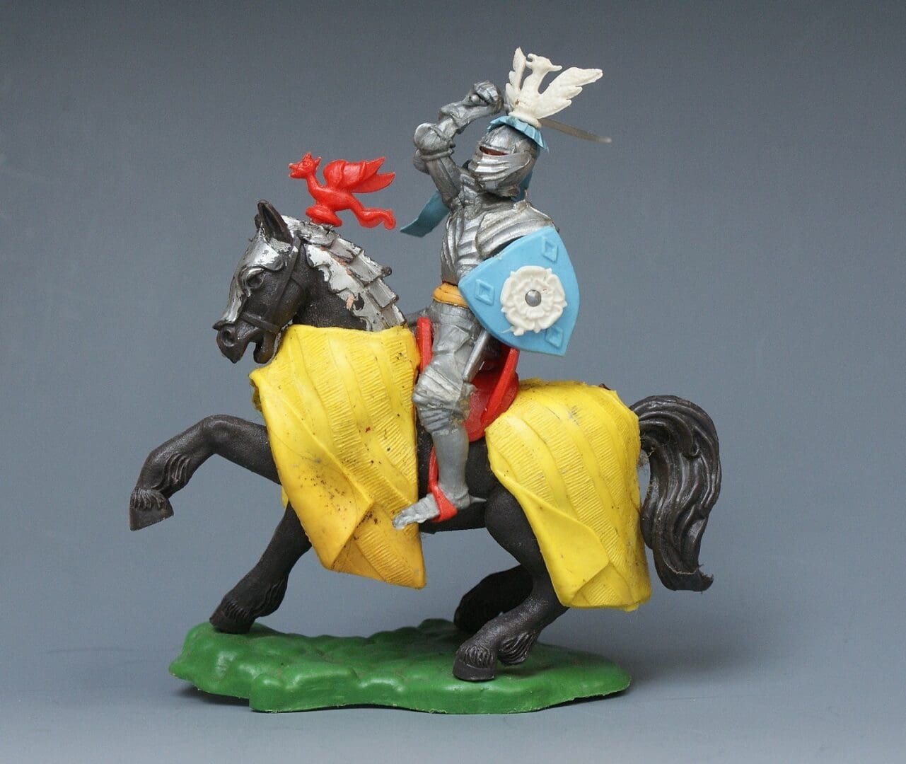 SOLD Swoppet Knight with Rare YELLOW Blanket