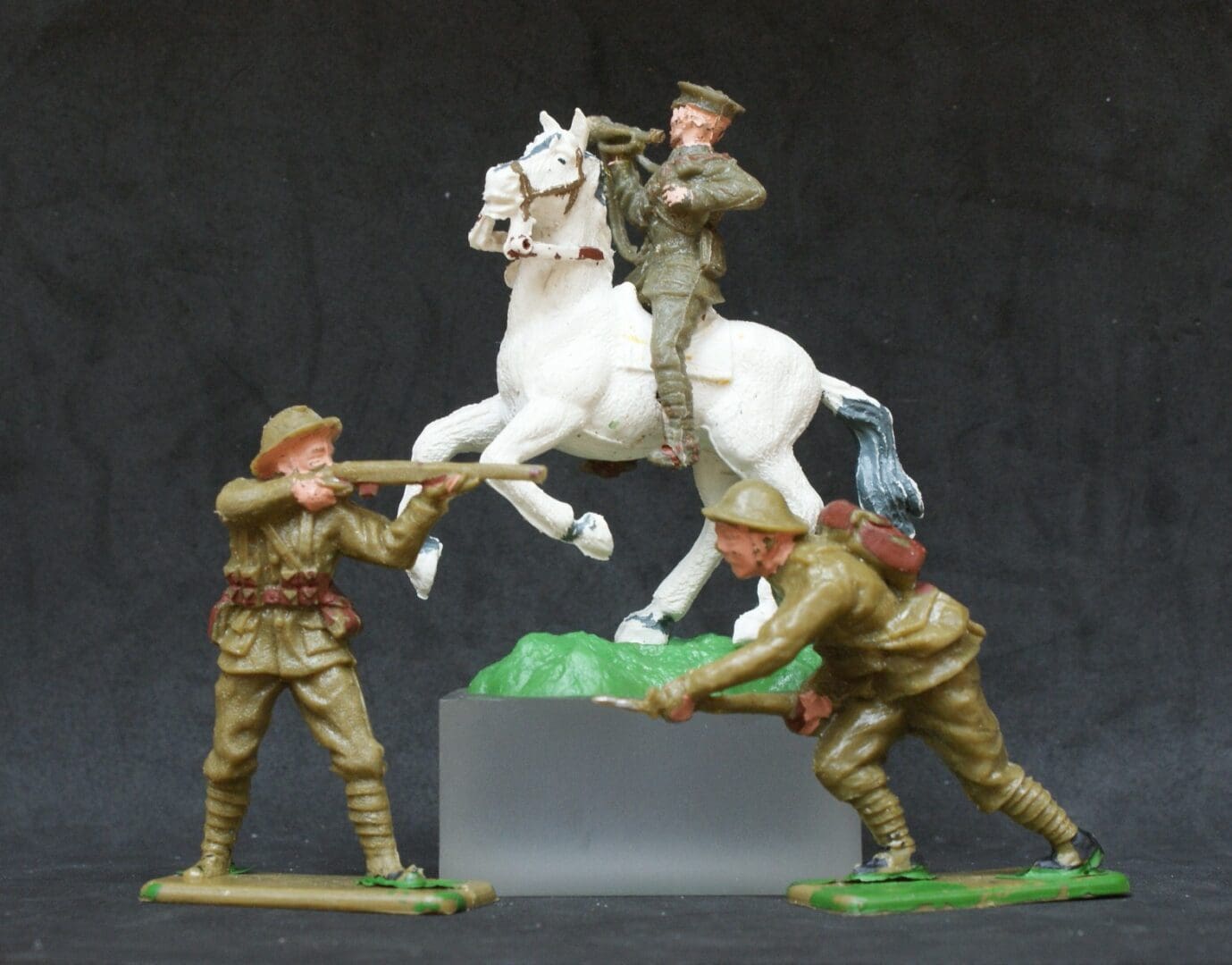 Crescent 1914 Cavalry 'Old Contemptibles' Bugler & 2 Soldiers