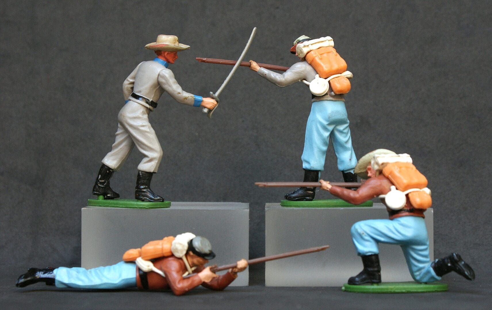 Britains "Eyes Right" Confederates (2 Butternuts) - Image 2