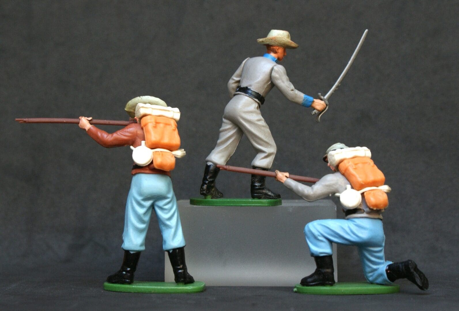 Britains "Eyes Right" Confederates (1 Butternut) - Image 2