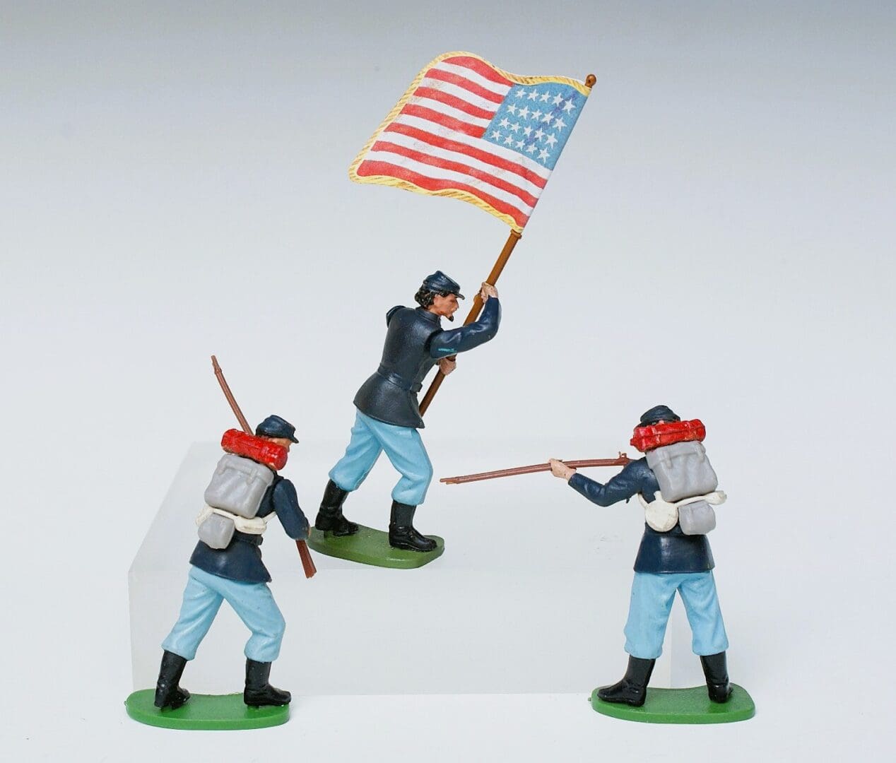 Britains "Eyes Right" ACW Union Infantry - 3-Figure Set - Image 2