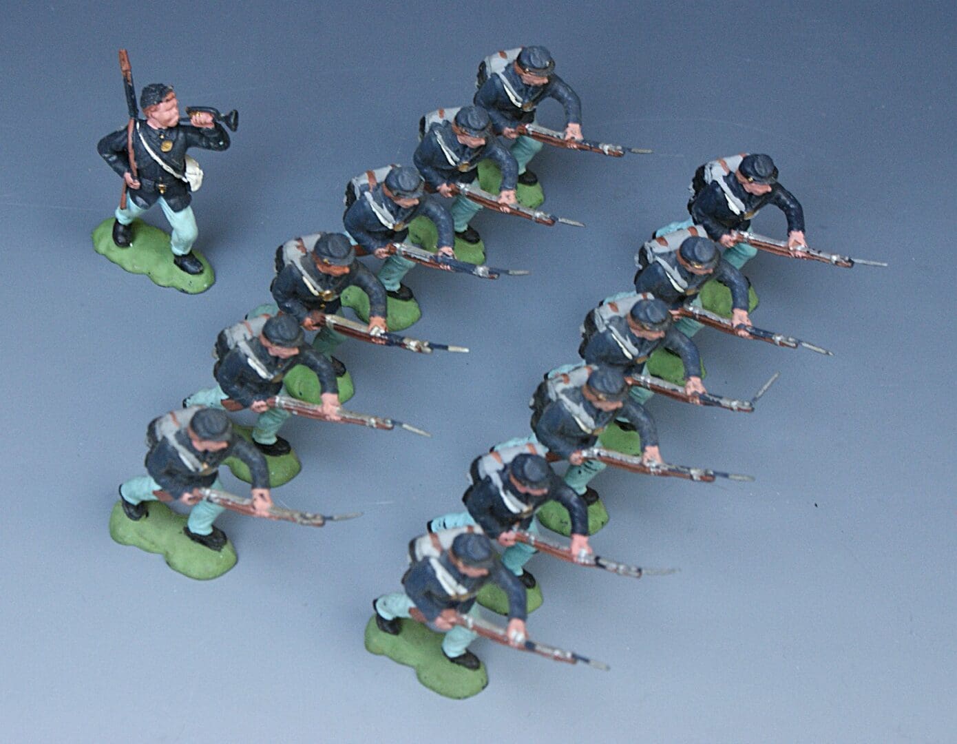 Herald ACW Squad of Federal Forces Charging + Bugler - Image 2