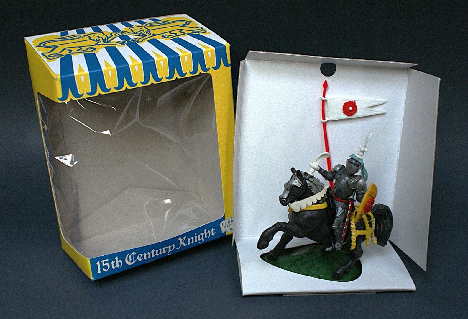 Swoppet C15th Mounted Knight with Standard & REPRO Carton