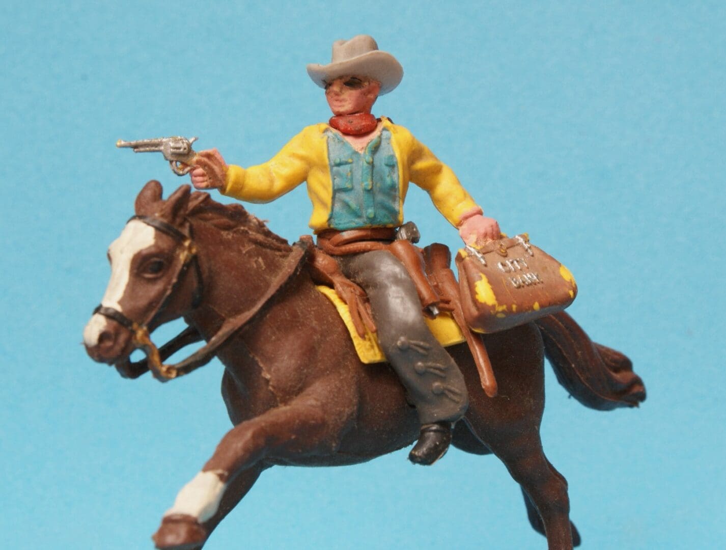 Herald Swoppet Mounted Cowboy Bank Robber YELLOW Torso - Image 2