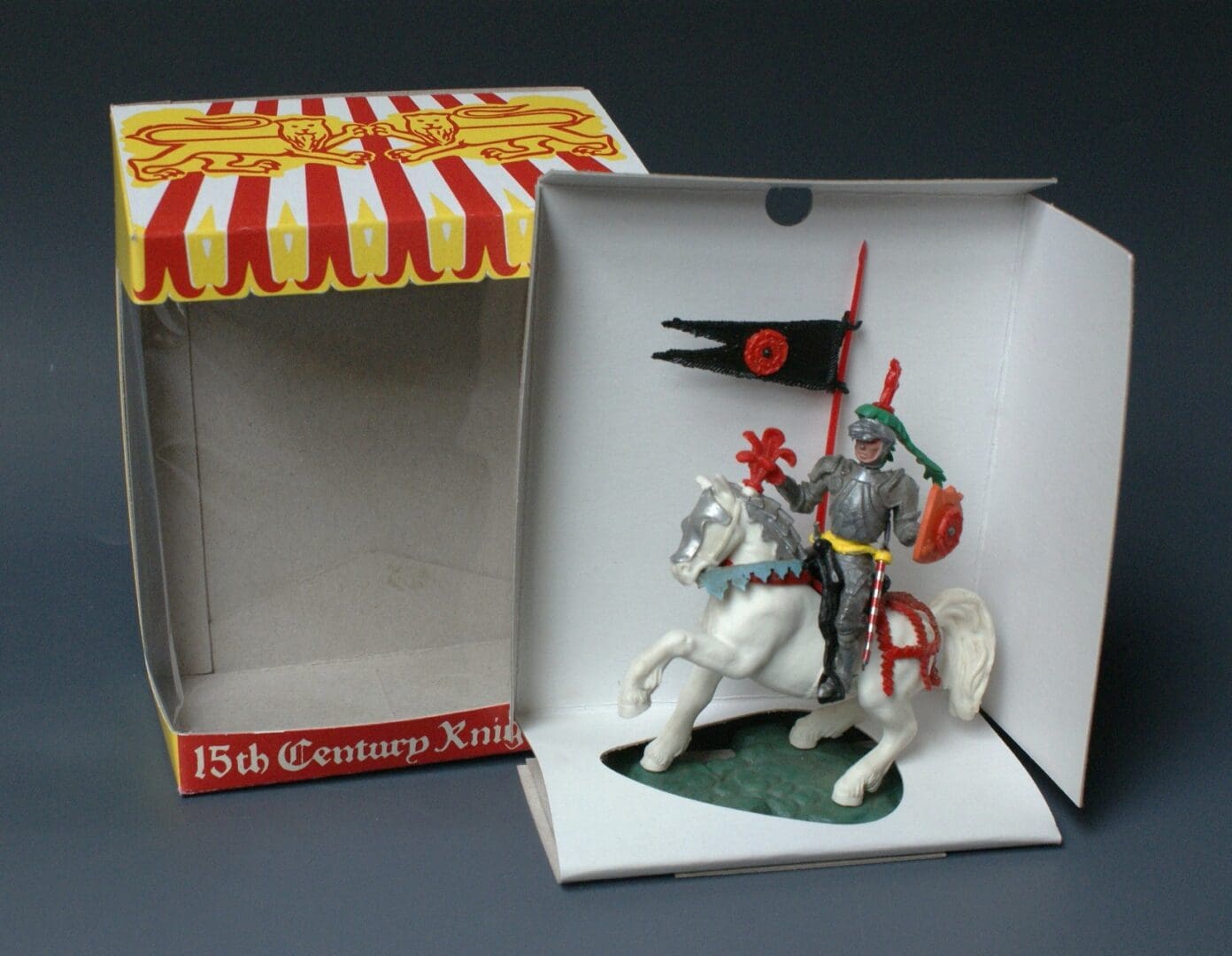 Swoppet C15th Mounted Knight with Standard & REPRO Carton - Image 2