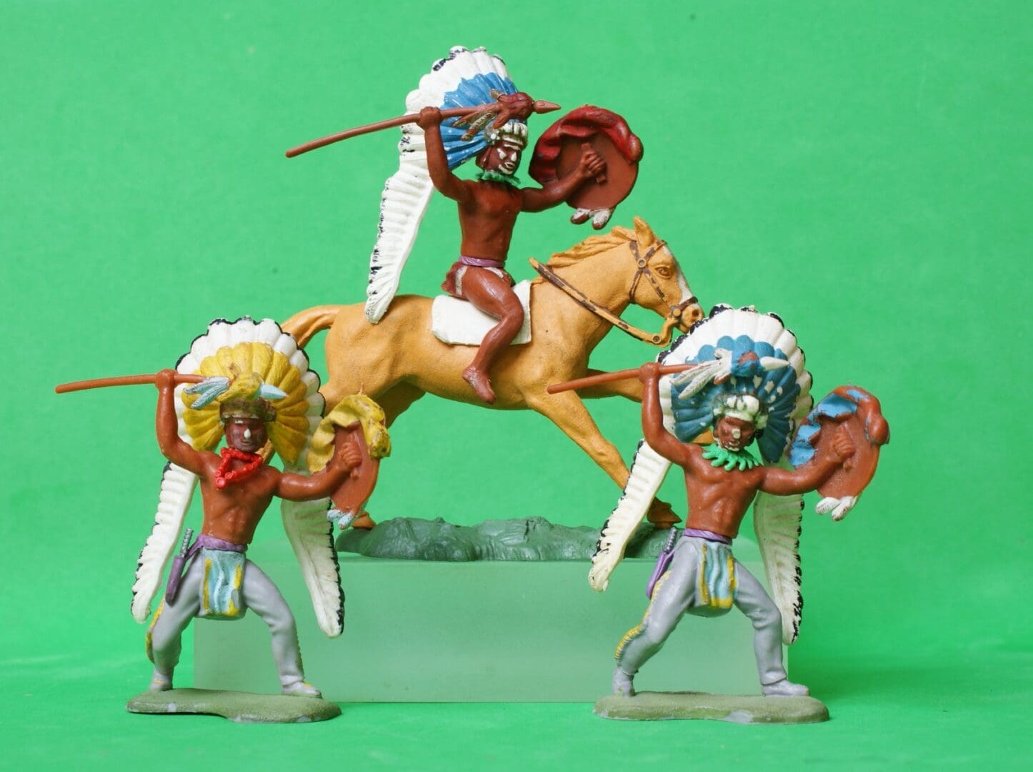 Herald Swoppet Indian Chief with Spear (Mounted & On Foot)